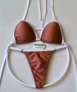 Bikini de playa terracota con bordes blancos corte corazón en el glúteo  breteles ajustables BikinisFitness