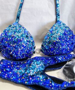 Bikini de competencia azul celeste y azul marino, en degrade con diferentes tamaños de cristales IFBB BikinisFitness