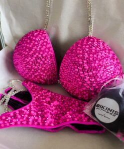 Bikini de competencia rosado barbie, con cristales neón NPC BikinisFitness