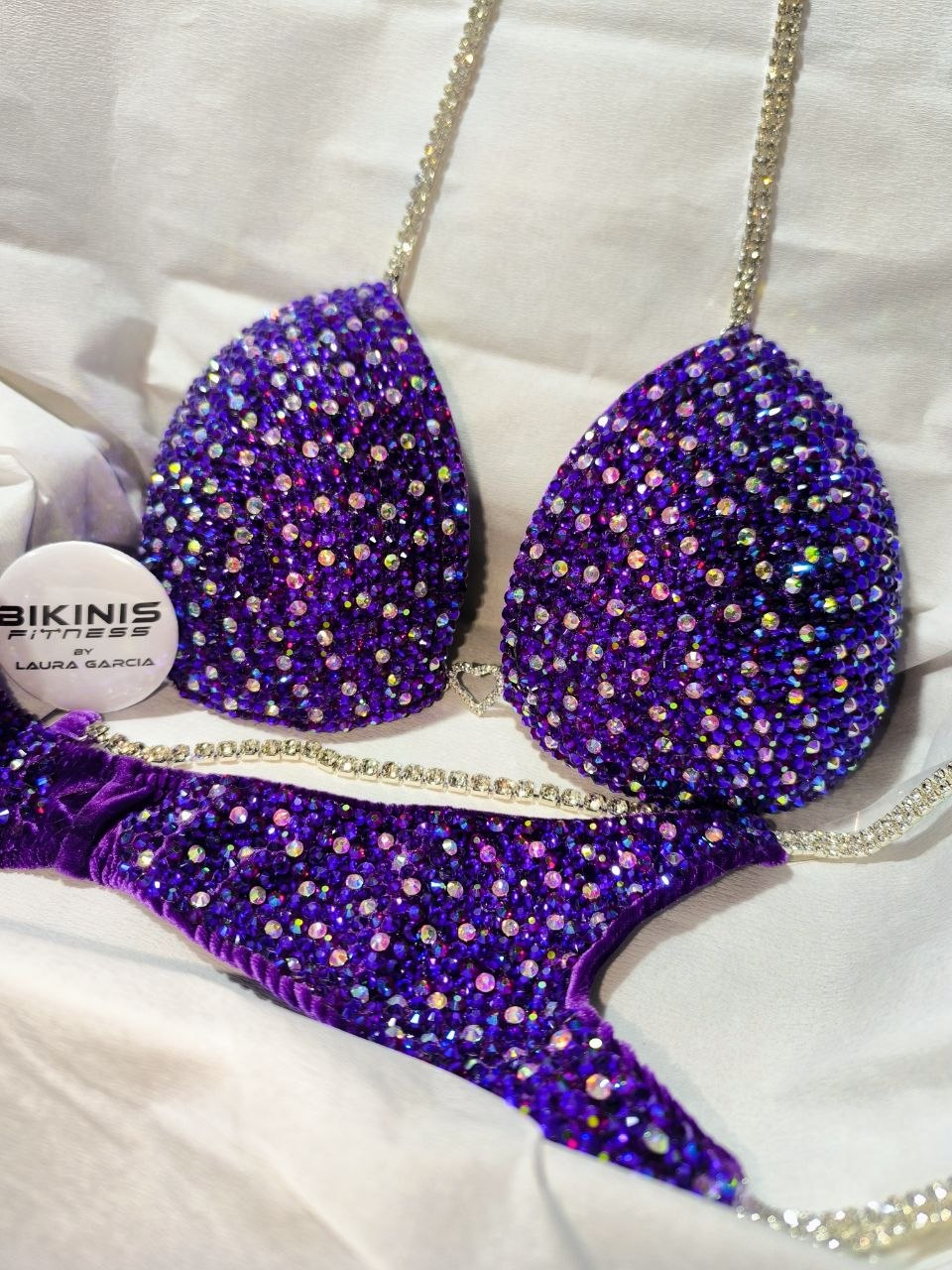 Bikini violeta y tornasol en terciopelo con conectores NPC
