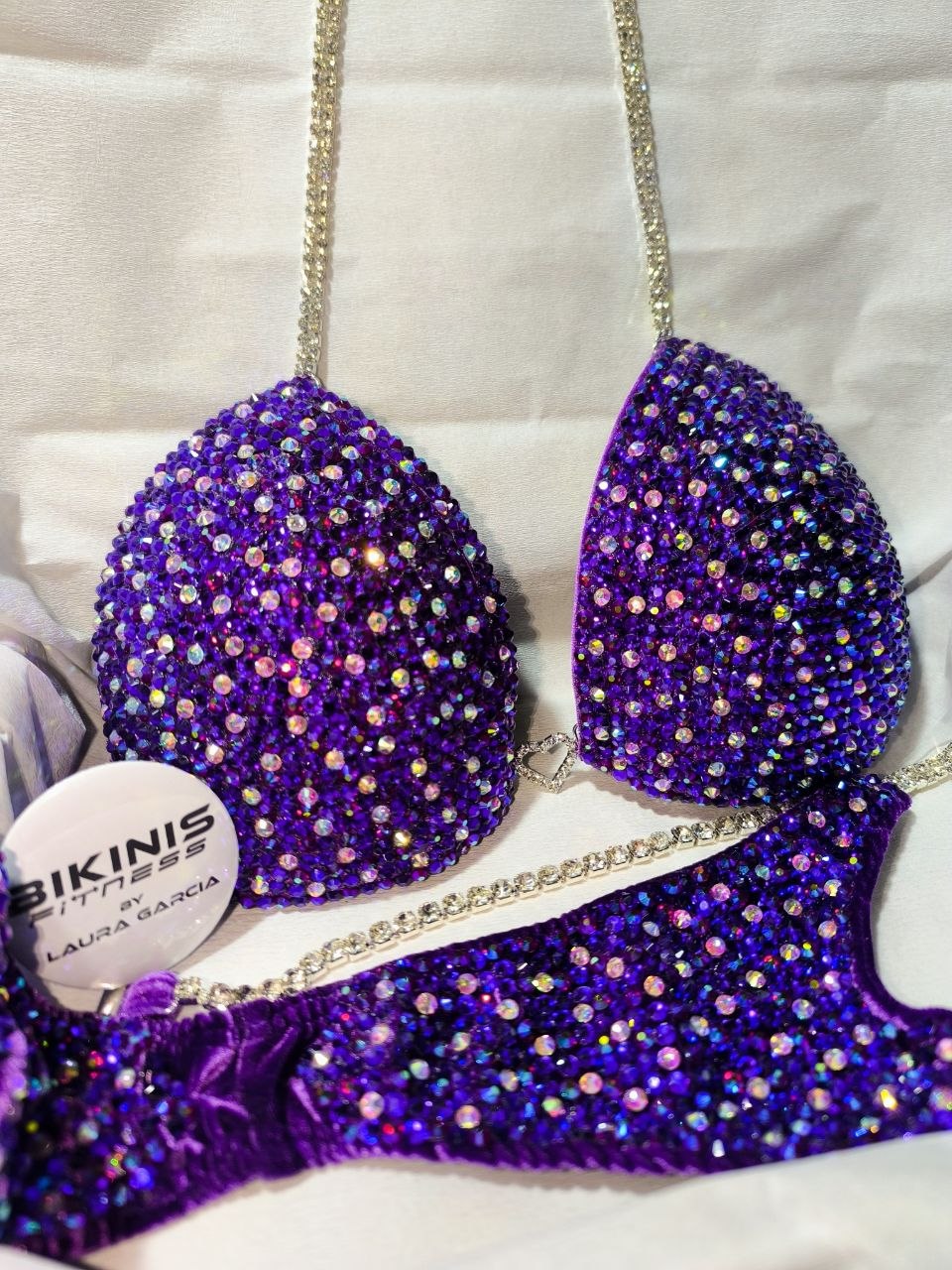 Bikini violeta y tornasol en terciopelo con conectores NPC